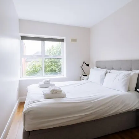 Cosy 1 Bedroom Flat In The Heart Of *